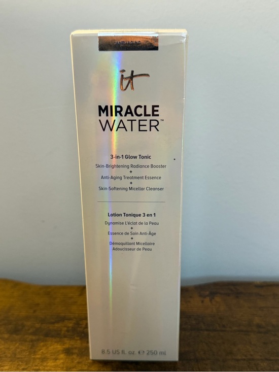 !it jeans Other - !it jeans Miracle Water 3-in-1 Glow Toner — White with Holographic Accent